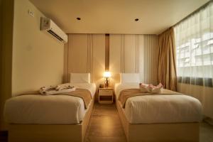Golds Pyramids Hotel