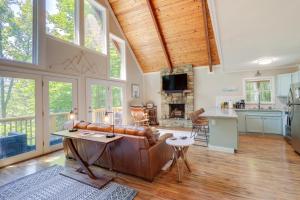 Wooded Retreat w/ Decks & Views in Beech Mountain!