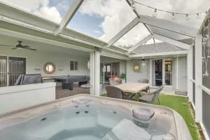 Pet-Friendly Miami Home with Hot Tub and Pool Table - Country Walk