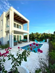 Gracehaven Villas -Choose you own private villa with pool - 250 yds to Grace Bay beach - Turtle Cove