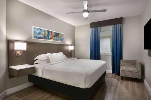 One-Bedroom King Suite - Oceanfront room in Ocean 22 by Hilton Grand Vacations