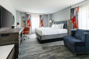 King Room - Non-Smoking room in Hampton Inn & Suites Tampa Ybor City Downtown