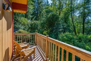 Chez Nous Chalet - Meredith Lodging