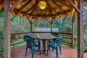 Chez Nous Chalet - Meredith Lodging