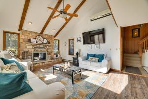 Lake Harmony Home Near Big Boulder!