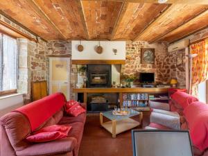 Maisons de vacances Stone country house in Rouy with private pool : photos des chambres