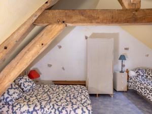 Maisons de vacances Stone country house in Rouy with private pool : photos des chambres
