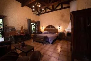 瑞尔广场酒店 - 危地马拉安地瓜