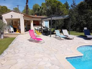 Maisons de vacances Property in Roquebrune sur Argens : photos des chambres