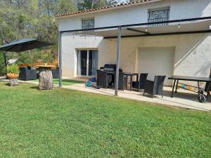 Maisons de vacances Property in Roquebrune sur Argens : photos des chambres