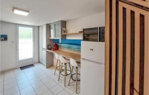 Maisons de vacances Stunning Home In Les Sables Dolonne With Wifi And 3 Bedrooms : photos des chambres