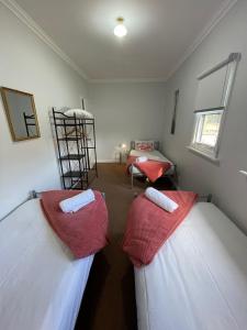 Giants Table and Cottages