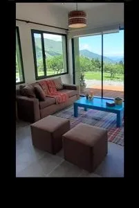 Reposo entre Montañas - Volcán