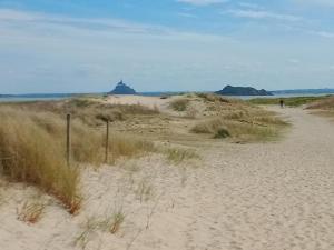 Maisons de vacances Charming holiday home in the middle of the dunes of Barneville-Carteret : photos des chambres