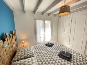 Holiday Home in Carteret near Dunes & Beach