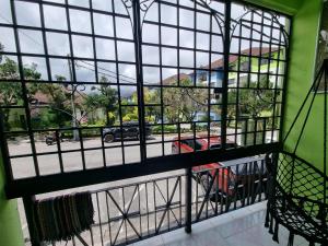 ZE II Homestay_Cameron