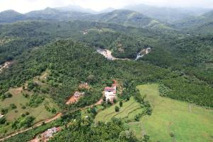 Kotibetta Homestay - Mountains View, River & Trek