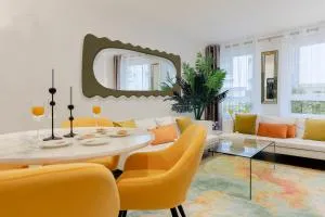 Explore the MOST EXQUISITE West-End from a Harrods FAMILY and COUPLE HOME - London