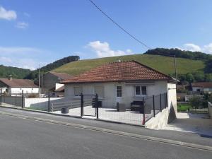 Maisons de vacances Jolie maison renovee avec espace vert : photos des chambres