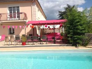 Maisons d'hotes Chambres dans villa avec piscine : photos des chambres