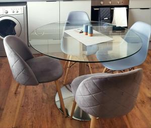 Evo C - 2 Bed Apartment 2 Min Walk to Station - longer stays available