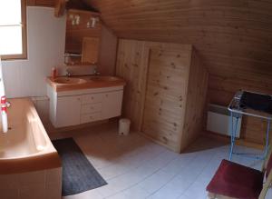 Chalets Spacieux Chalet : photos des chambres