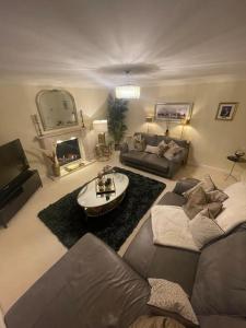 Home in Wirral - Peaceful Contemporary Gem.