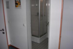Twin Room with Bathroom room in Jugendherberge Aachen