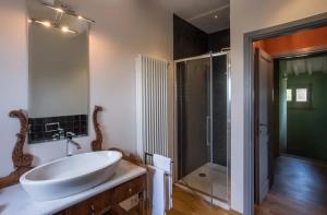 Villa Mandorlo - Pomaio Wines & Hospitality