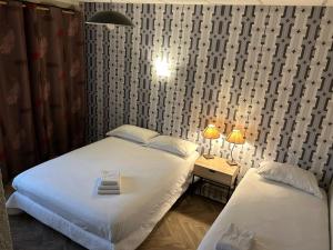 Hotels Initial by balladins, Hotel Restaurant Broisin : photos des chambres
