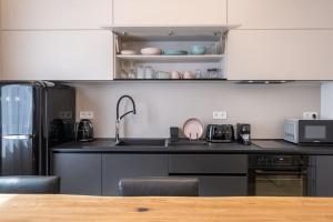 Top-Notch location, an Exceptionally Stylish flat