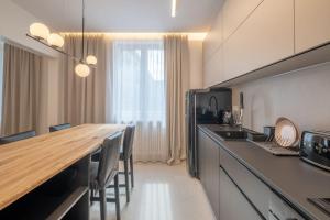 Top-Notch location, an Exceptionally Stylish flat