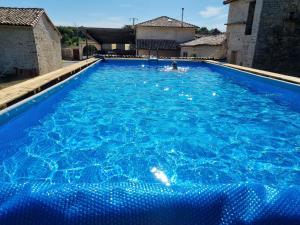 Le verger des noyer Relaxing getaway with private pool