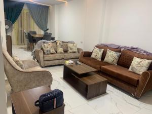 القاهرة الهرم اللبيني المجزر شارع رومان اسفلت