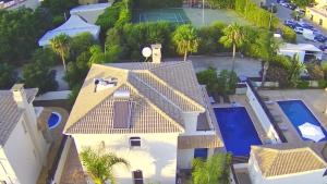 Luxury spacious holiday Villa with heated swimming pool