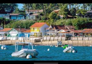 Chalets Jolie maison au coeur de la Marina Talaris Lacanau : photos des chambres