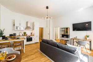 Luxury Style 2 Room Apartment by R&L in Centre