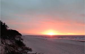 1 Bedroom Gorgeous Apartment In Dziwnów