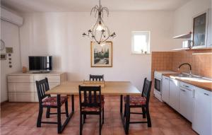 Two-Bedroom Apartment In Vinisce