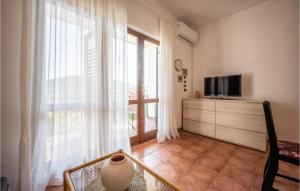 Two-Bedroom Apartment In Vinisce