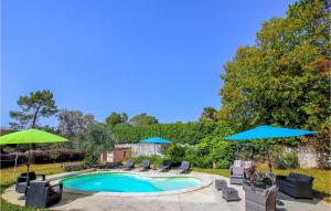 Maisons de vacances Awesome Home In Aubenas With Kitchen : photos des chambres