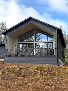 Villa Iiris - Peaceful Lapland Villa Surrounded by Nature