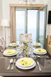 EMERALD AGIOS NIKITAS