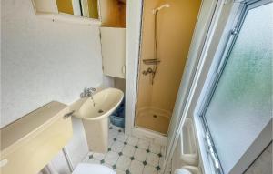 2 Bedroom Amazing Home In Makkum