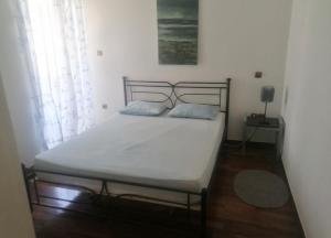 6 pax Glyfada 2floor apartment