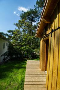 Cabane forêt proche plage avec piscine partagée