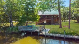 Experience Louisiana, Cabin on Bayou Petite Anse
