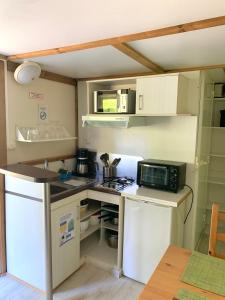 Campings Camping du Chateau Vert : photos des chambres