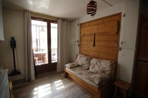 Appartements studio equipe avec balcon ferme : photos des chambres