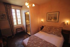 Hotels Hostellerie Le Beffroi : photos des chambres